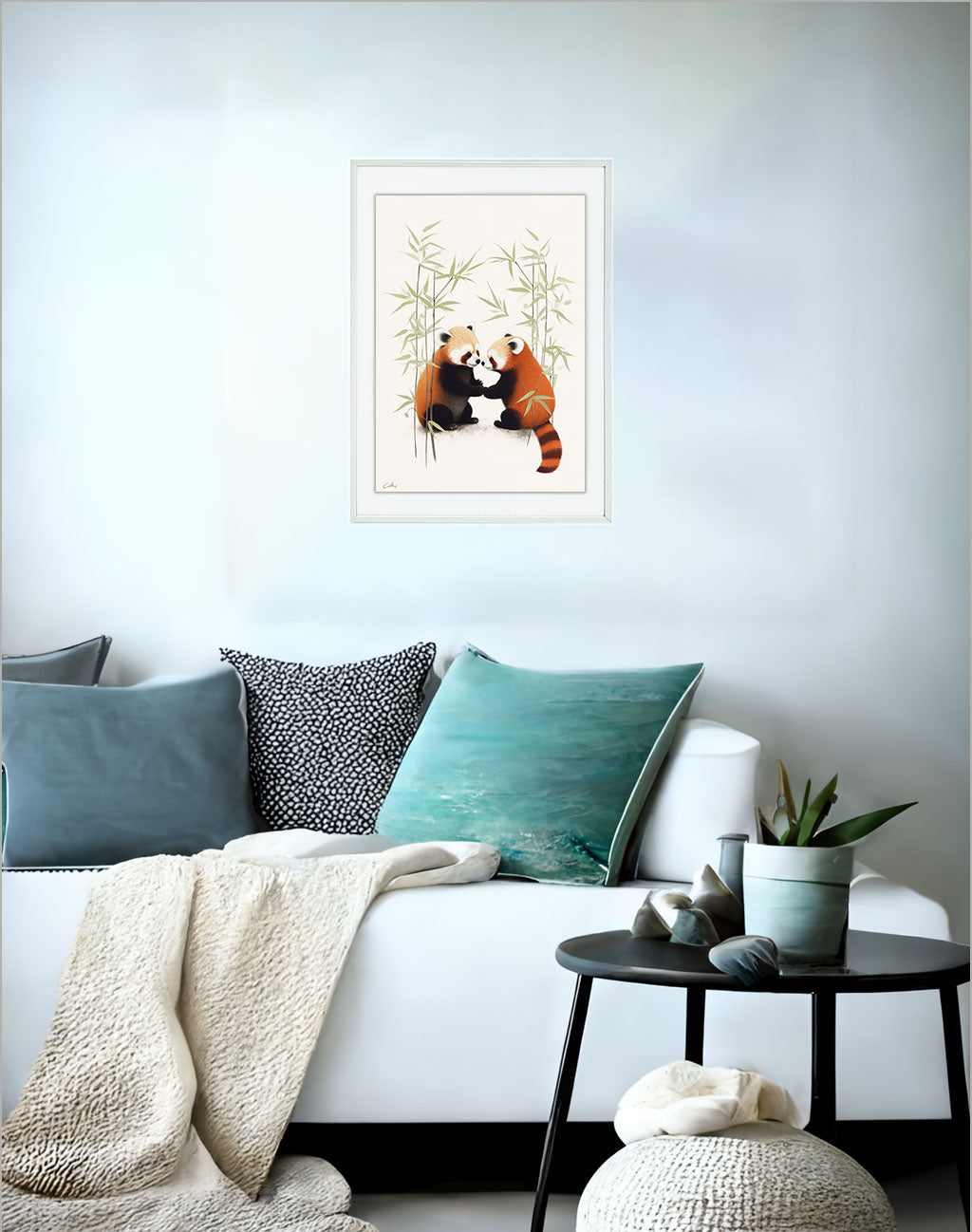 チャーミングなレッサーパンダのアートポスターソファ配置イメージ