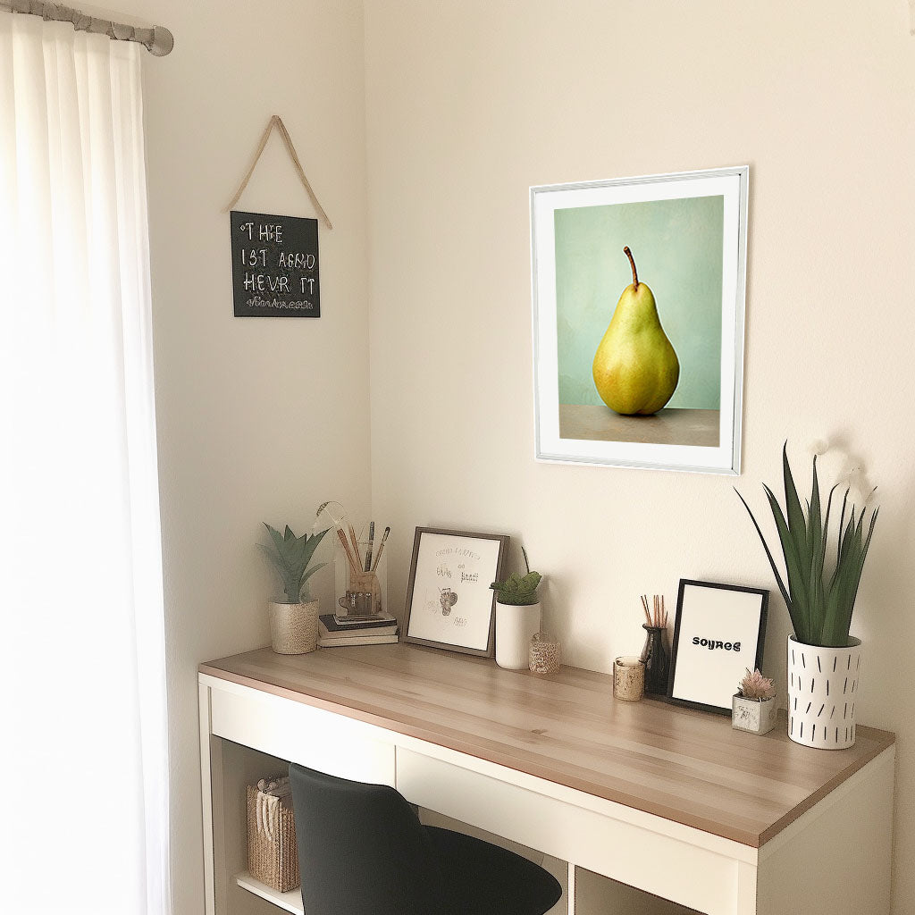 洋梨のアートポスター机配置イメージ