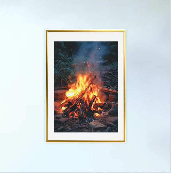 キャンプファイヤーのアートポスター金フレームあり
