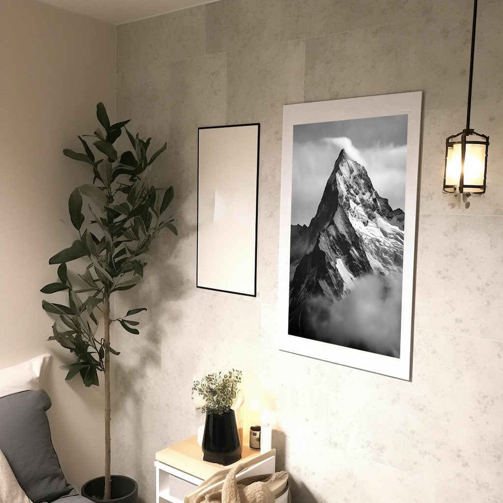 山のアートポスター廊下配置イメージ