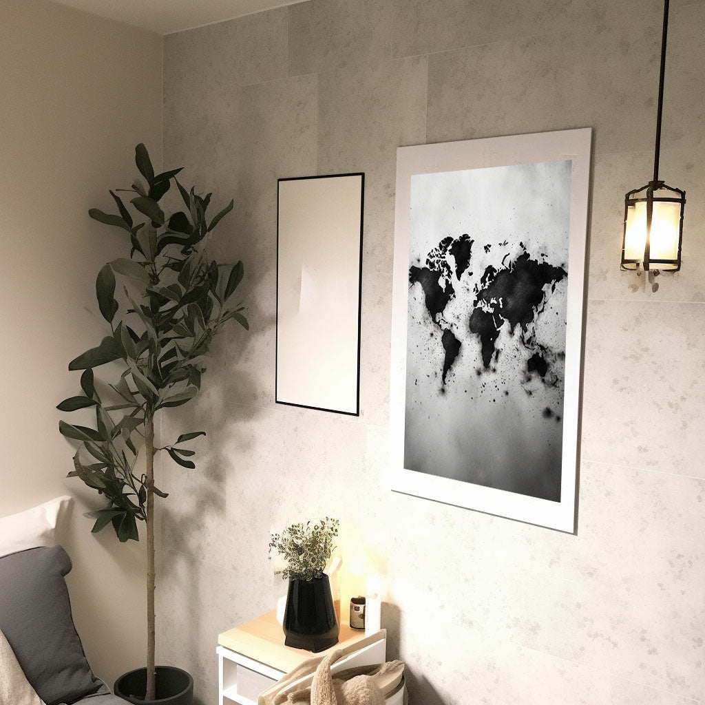 世界地図のアートポスター廊下配置イメージ