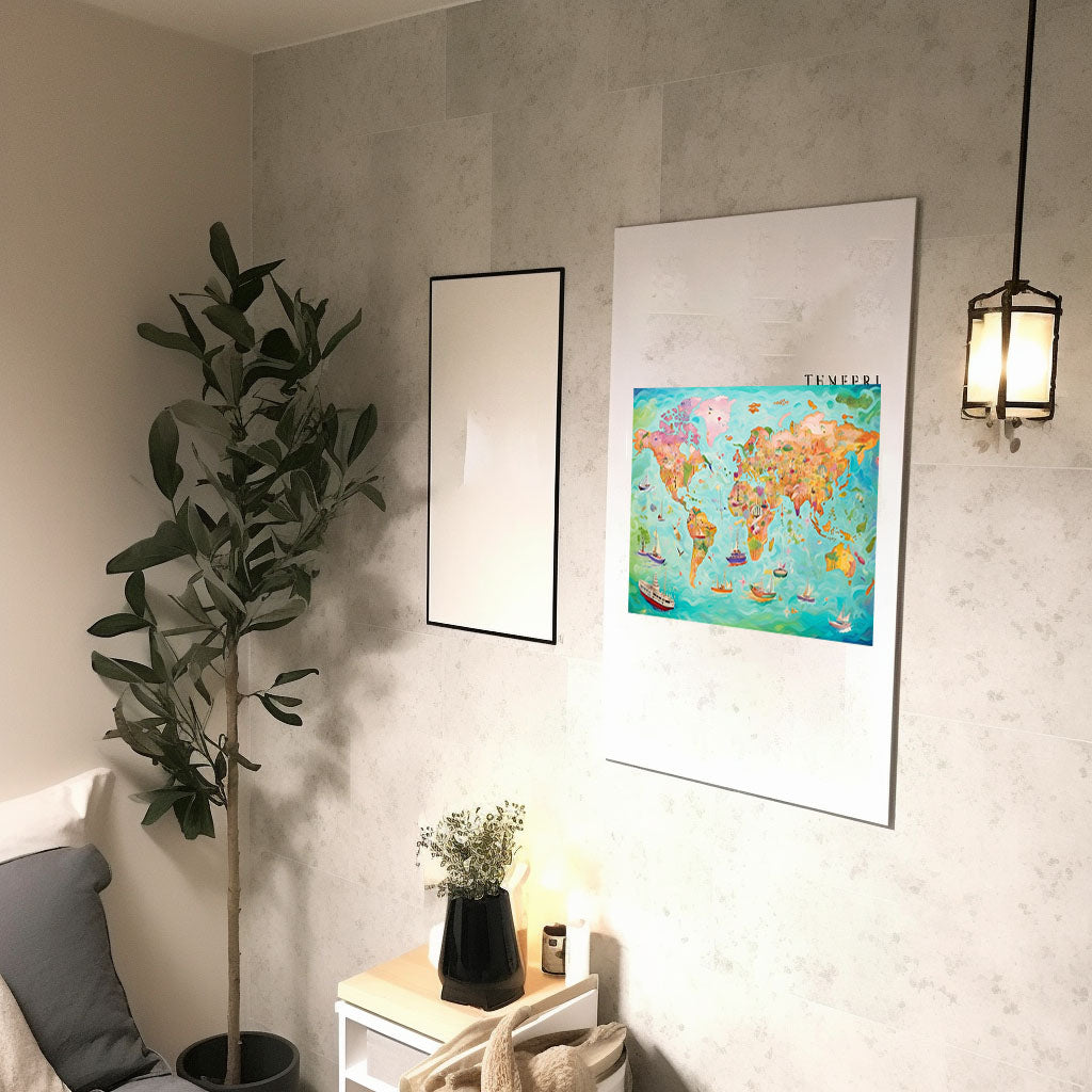 世界地図のアートポスター廊下配置イメージ