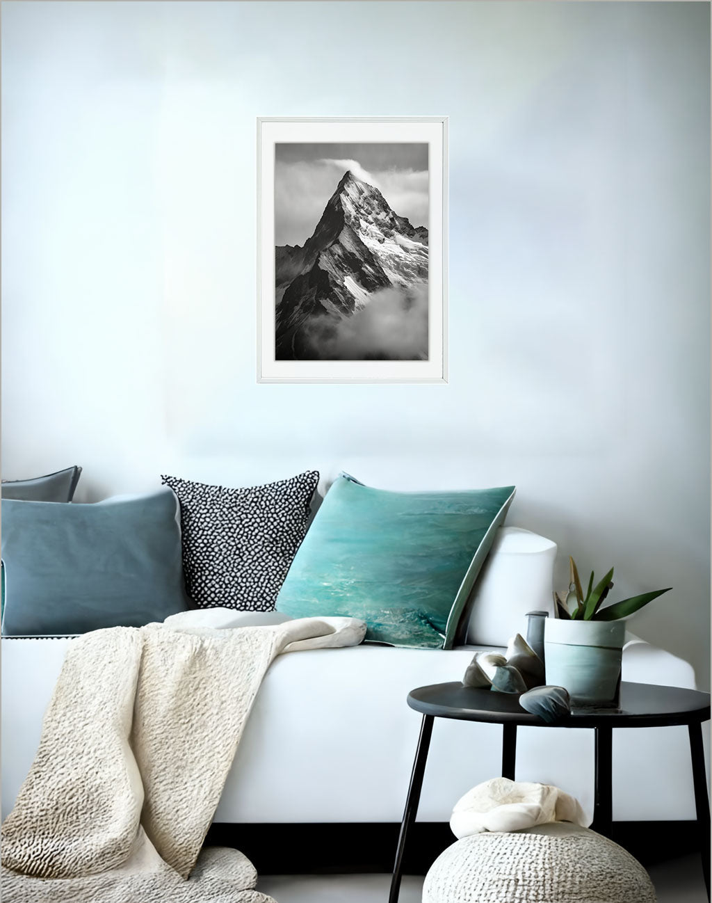 山のアートポスターソファ配置イメージ