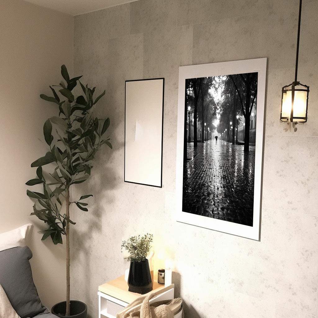 雨のアートポスター廊下配置イメージ