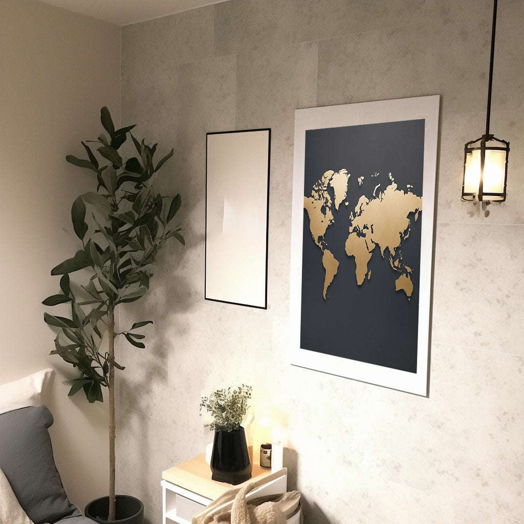 世界地図のアートポスター廊下配置イメージ